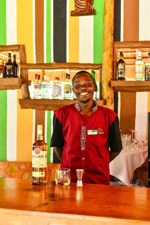 Primate Lodge Kibale Кампала Екстериор снимка